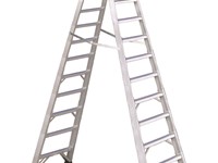 P1 industrial stepladder