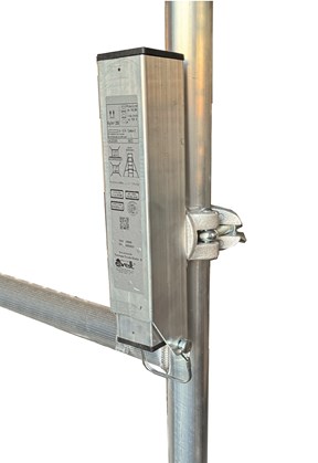 Universal document holder for scaffolding