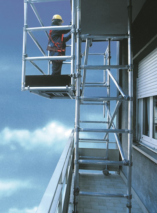 Balcony scaffolding 