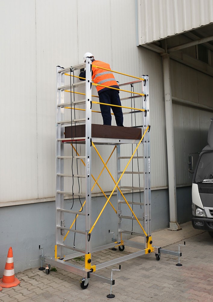 Target - Andamio telescópico transformable - Andamios profesionales de  aluminio